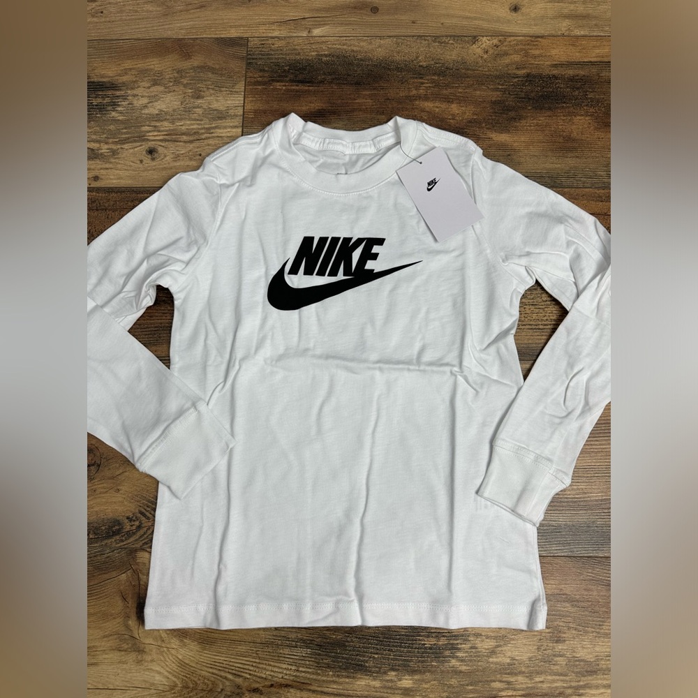 NIKE Big Girl Long Sleeve Tee